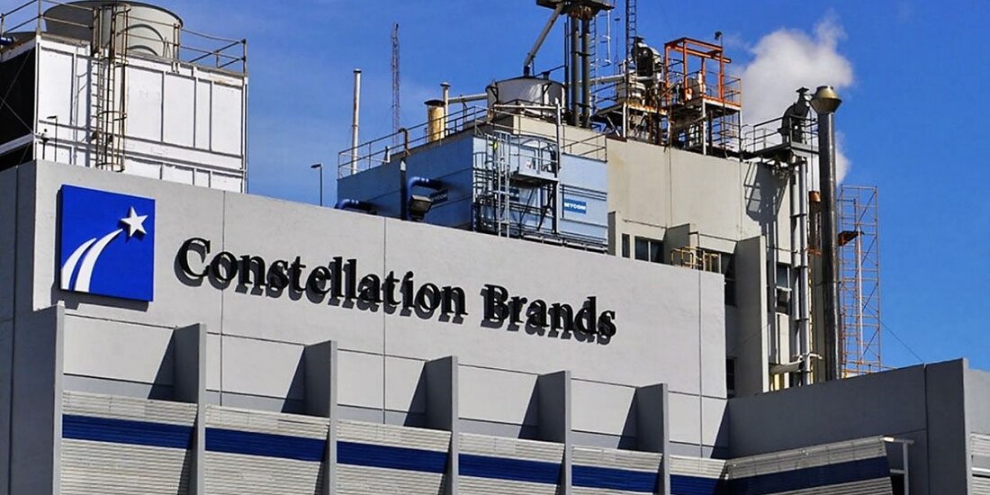 Grupo Modelo acusa que Constellation Brands violó la sublicencia para vender "cerveza al estilo mexicano".