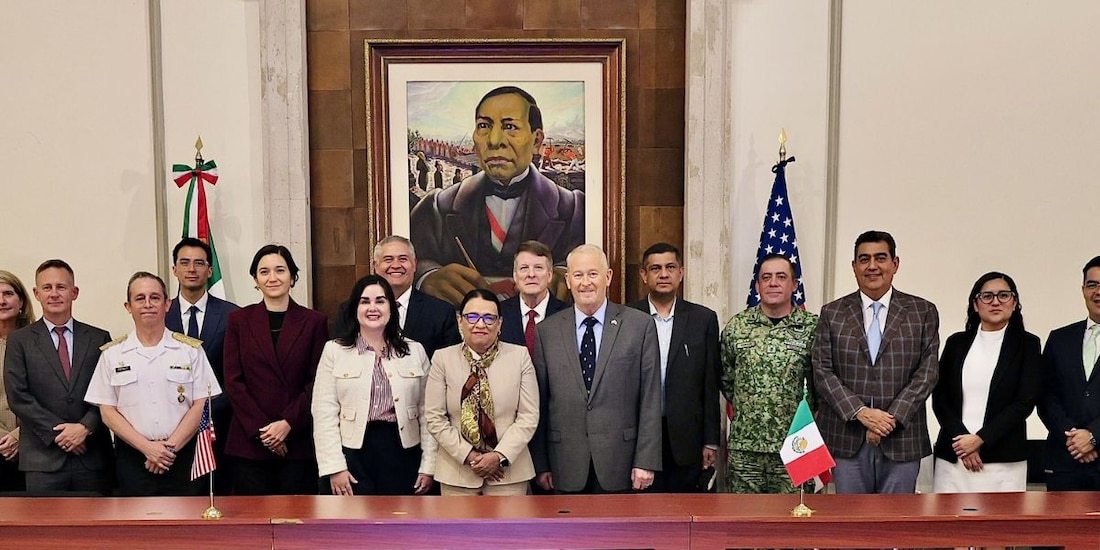 Segob reúne a Rosa Icela Rodríguez y embajador de EU