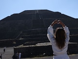 Miles de personas acudieron a la zona arqueológica de Teotihuacán para recibir el equinoccio de primavera