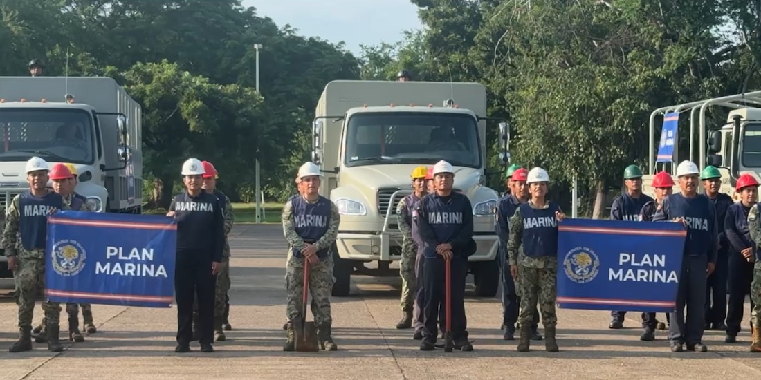 Integrantes de la Marina en operación.