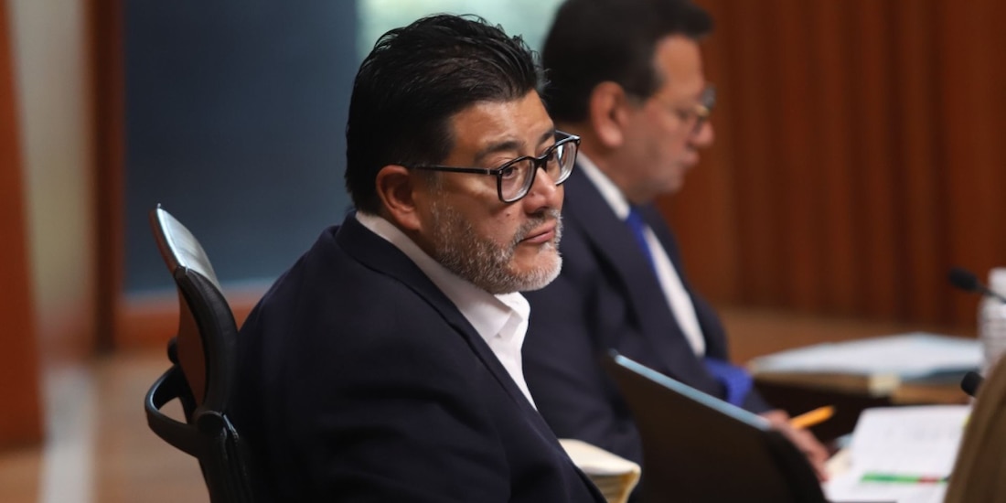 La propuesta de ordenar un análisis integral de la denuncia partidista fue formulada por el magistrado Reyes Rodríguez Mondragón.