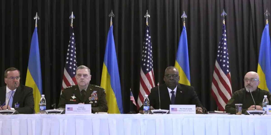 EU anuncia que comenzará a entrenar tropas ucranianas en el tanque Abrams.