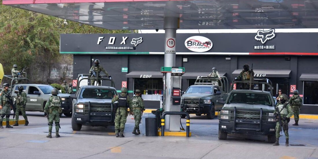 Elementos del Ejército durante las labores de patrullaje en Sinaloa, ayer.