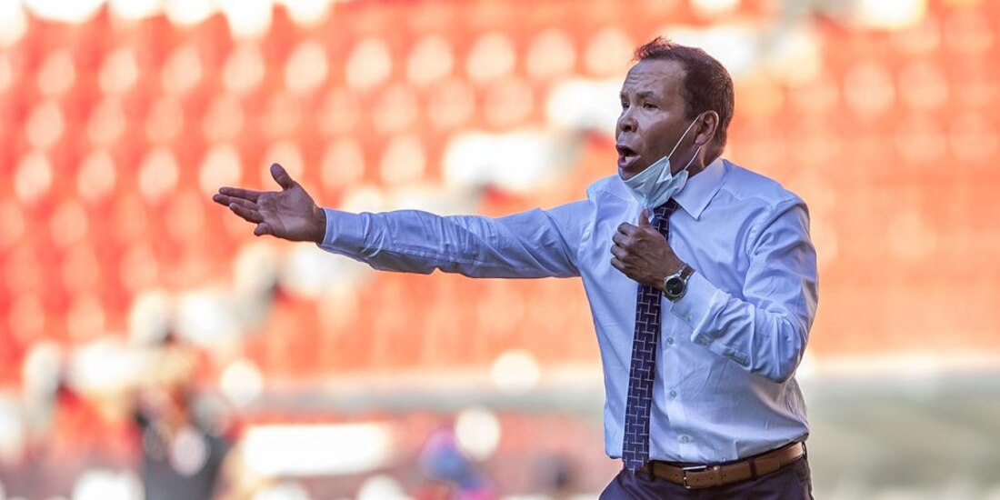 José Guadalupe Cruz durante un partido del Necaxa en el Guard1anes 2021 de la Liga MX.