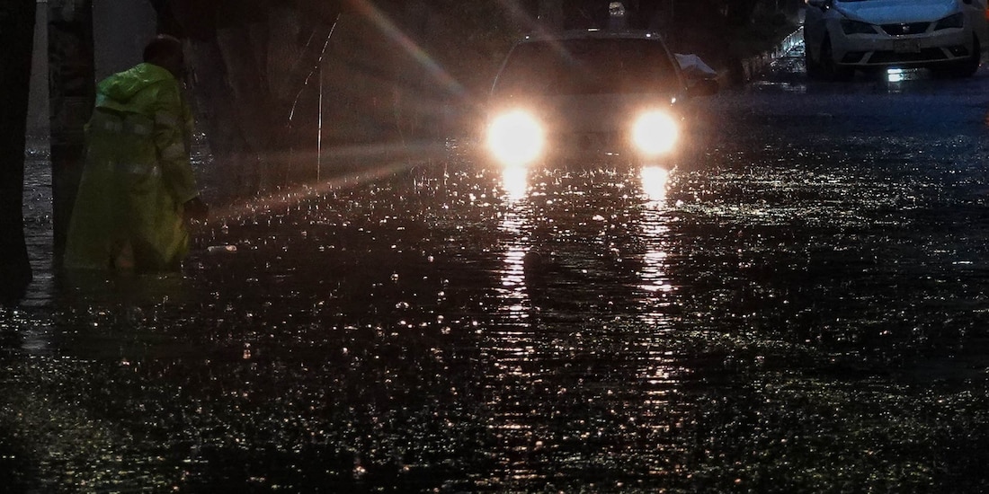 Una prolongada e intensa lluvia, se presentó durante la tarde noche al sur de la ciudad