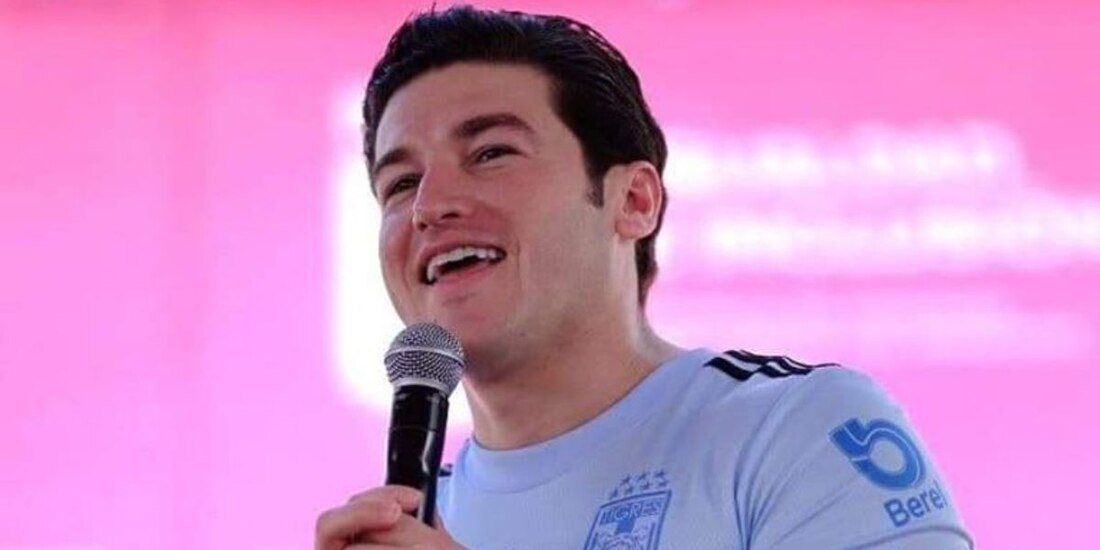 Samuel García firma comodato para construcción del nuevo Estadio de Tigres.