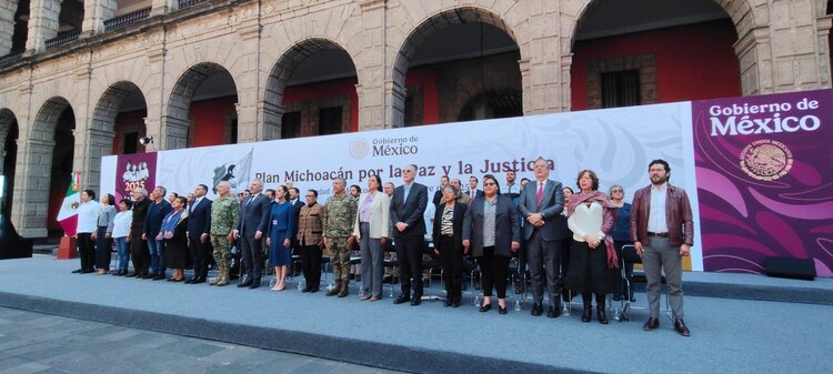Gabinete federal presentó el Plan Michoacán.