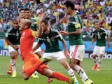Una exestrella de Holanda reveló detalles del "No era penal" del juego ante México en Brasil 2014.
