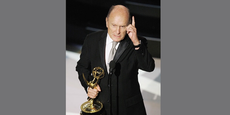 EL ACTOR fue multipremiado
con Globos de
Oro y un Oscar en 1984
como Mejor Actor por la
cinta Gracias y favores.