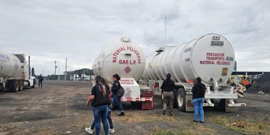 Autoridades federales y estatales aseguran casi 80 mil litros de presunto huachicol.