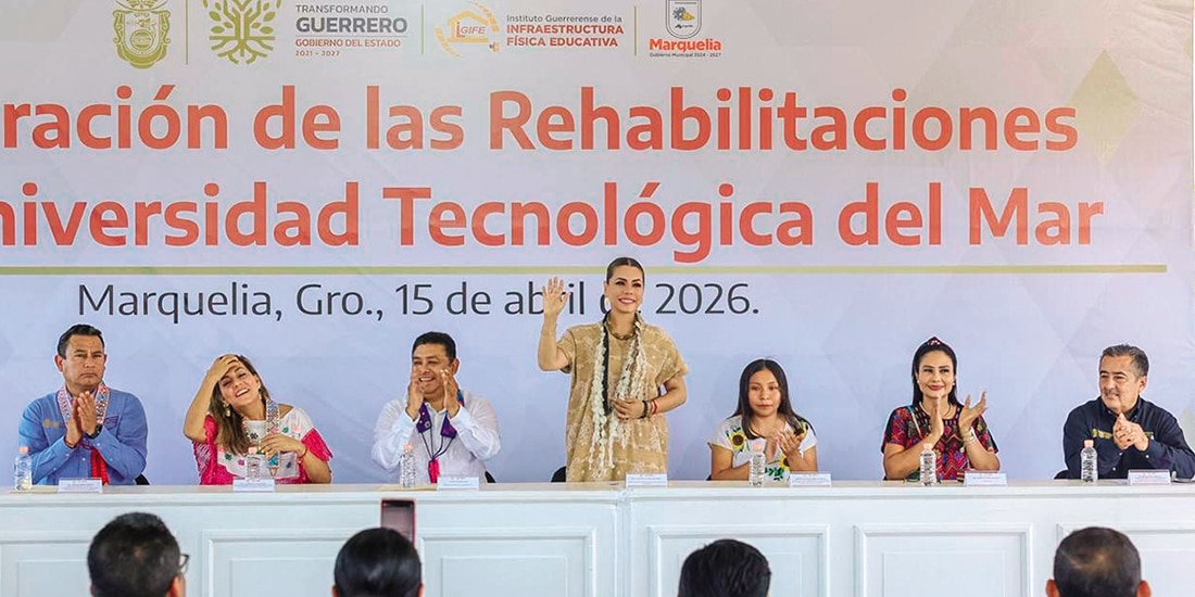 La gobernadora de Guerrero, Evelyn Salgado, ayer, en Marquelia.