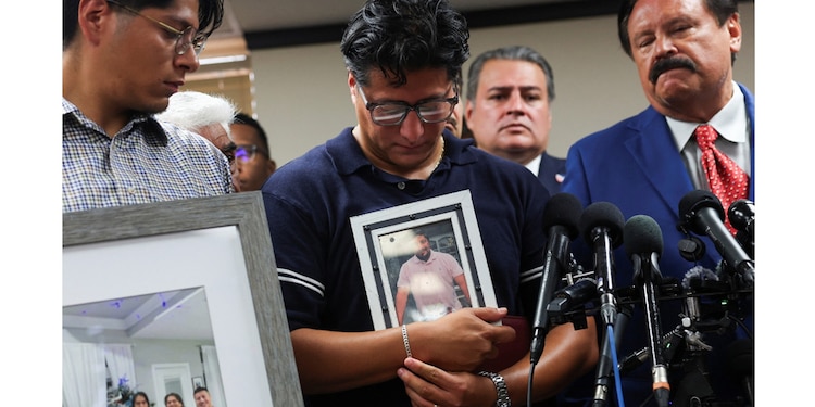 Denuncian que FBI oculta pruebas en caso del mexicano asesinado por ICE