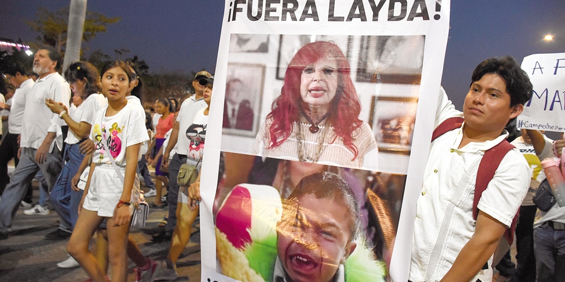 Protesta contra la gobernadora en 2024, durante un conflicto laboral con policías.