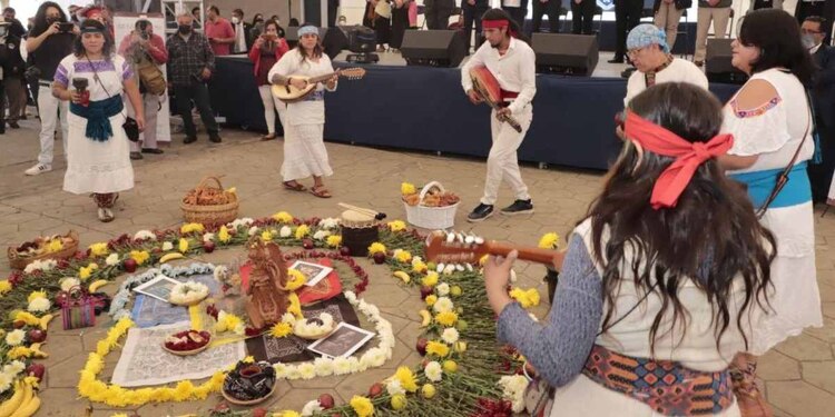 El evento fue inaugurado después de una ceremonia prehispánica.
