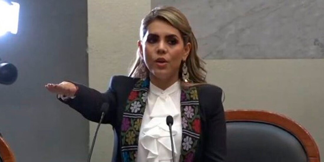 Evelyn Salgado Pineda durante su toma de protesta; dijo que no habrá persecuciones políticas, pero sí libertad de culto y de sexualidad.