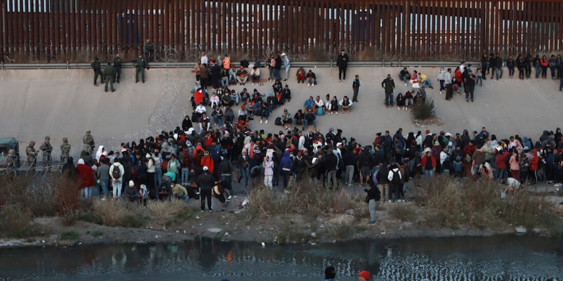 cientos de migrantes se reunieron, hace una semana, en la zona fronteriza de Tijuana, Baja California, y Piedras Negras, Coahuila, con la esperanza de pasar a EU, pese al despliegue de elementos del Ejército estadounidense que protegían la zona.