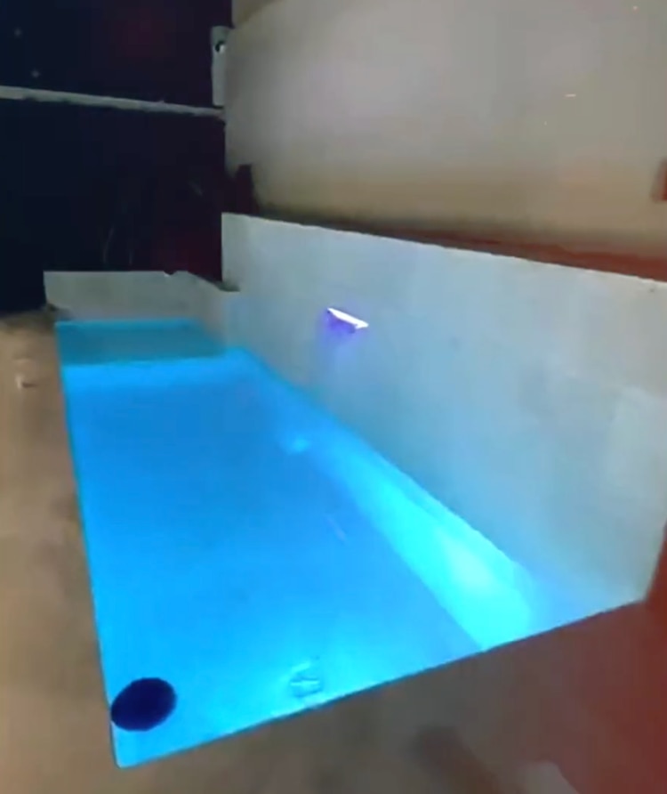 Alberca de la casa de la influencer Karely Ruiz
