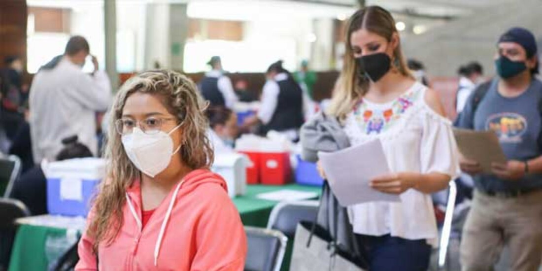 Si eres parte del sector educativo te decimos cuáles son los requisitos para que recibas tu dosis de refuerzo de la vacuna contra COVID-19