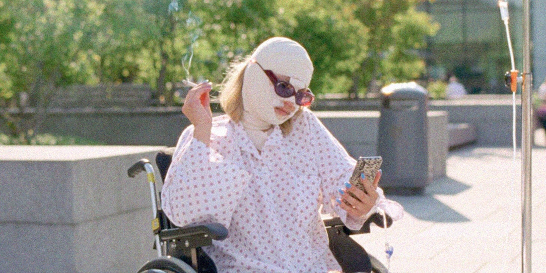 Enferma de mí: ¿Por qué ver la brutal comedia sobre el narcisismo?