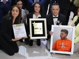 Octavio Ocaña recibe emotivo homenaje y le otorgan una Luminaria de Oro