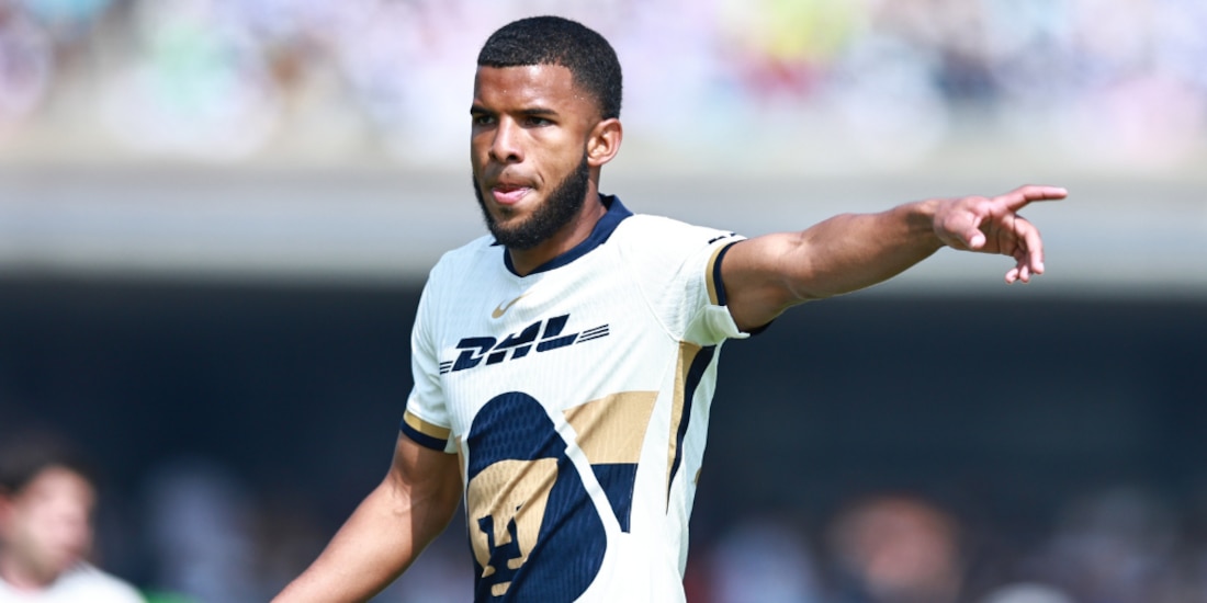 Pedro Vite habla sobre jugar a mediodía en el Olímpico Universitario.