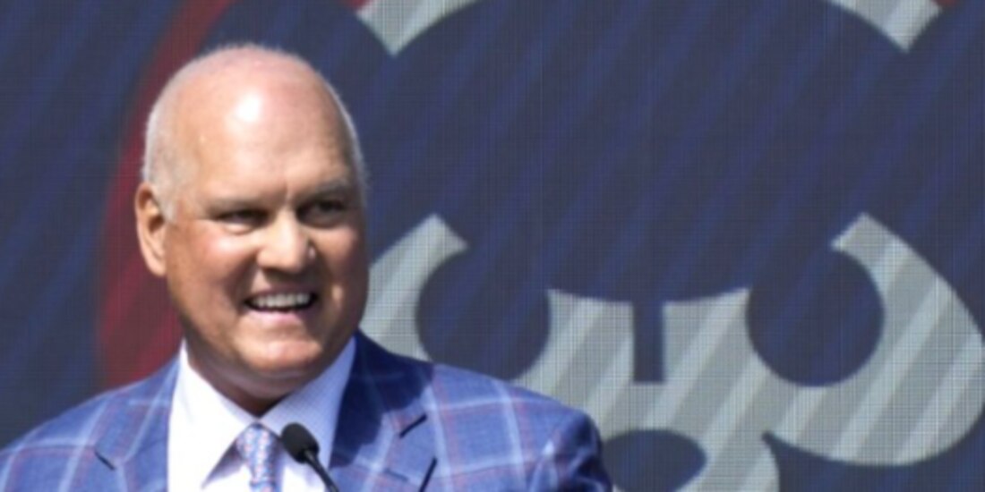 Ryne Sandberg, ex jugador de los Cachorros de Chicago, durante una ceremonia, en 2024.