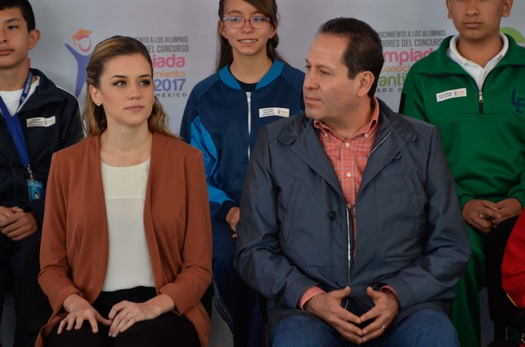 Eruviel Ávila Villegas y su esposa María Irene Dipp en 2017