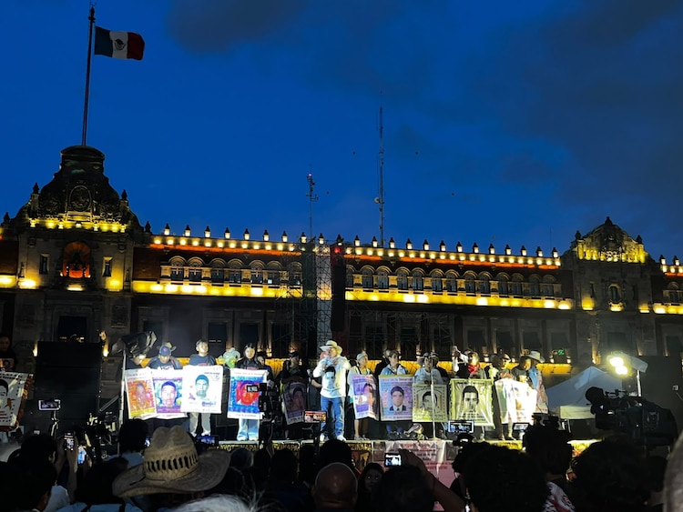 Marcha en Ciudad de México a 12 años de la desaparición de los 43 normalistas de Ayotzinapa, el 26 de septiembre de 2026.