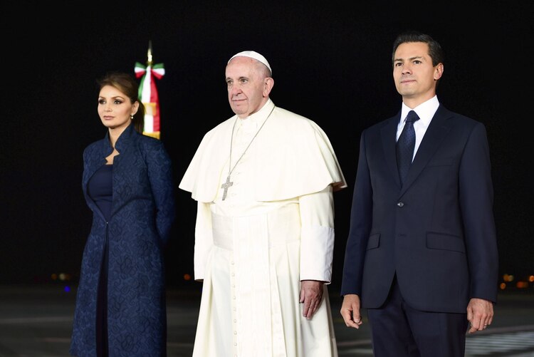 El entonces presidente Enrique Peña Nieto recibió al papa Francisco en 2016.