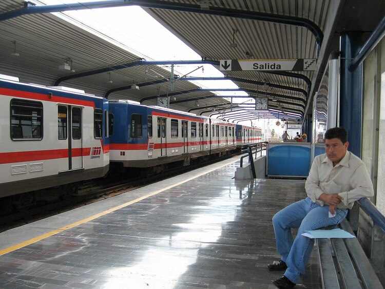 El STC Metrorrey circula por la zona metropolitana de la capital de Nuevo León.