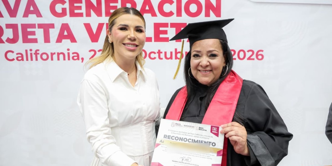 Marina del Pilar celebra la graduación de 928 jefas de familia en Mexicali.