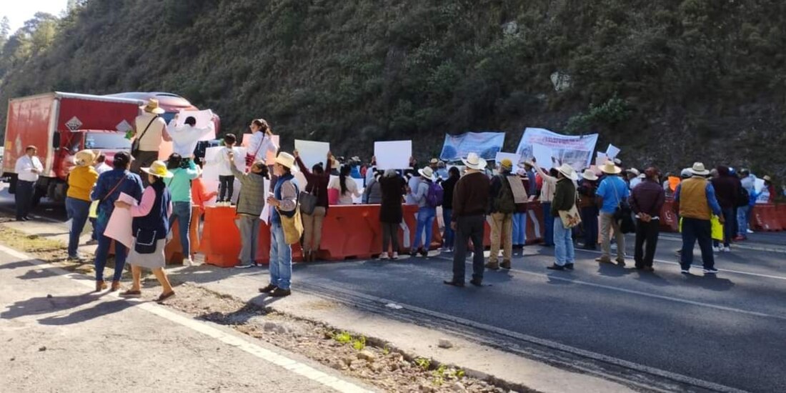 México-Toluca registró bloqueo por manifestantes; alertan por tráfico.