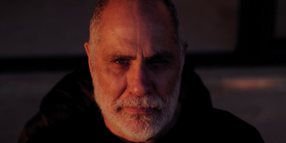 El autor Guillermo Arriaga, en la lente de su hija.