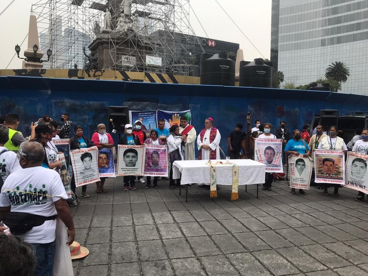 El acto religioso se realizó como acto de solidaridad para los familiares.