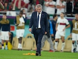 El técnico de Portugal Fernando Santos tras la derrota 1-0 ante Marruecos en el partido por los cuartos de final del Mundial Qatar 2022, el sábado 10 de diciembre de 2022, en el estadio Al Thumama en Doha, Qatar.