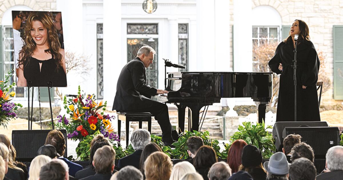 Cientos despiden a la cantante Lisa Presley - La Razón de México