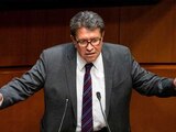 Ricardo Monreal, presidente de la Junta de Coordinación Política (JUCOPO), durante su intervención en la sesión ordinaria.