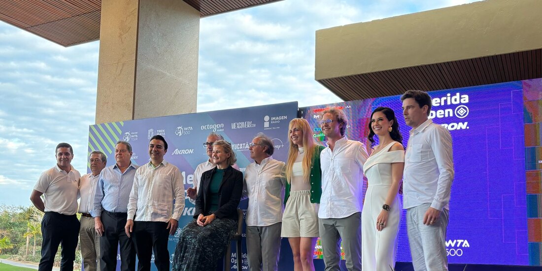 Los organizadores del Mérida Open AKRON en la ceremonia del sorteo del cuatro principal.