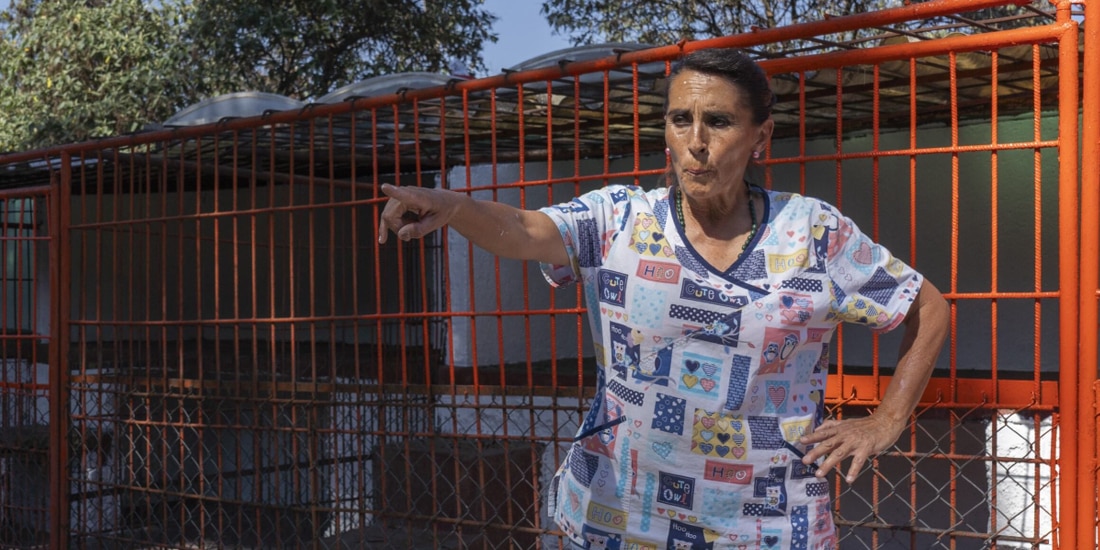 Gina Rivara habla sobre la rehabilitación del Refugio Franciscano, el miércoles.