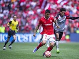 Valber Huerta de Toluca y Jonathan Herrera de Atlas durante el partido Toluca vs Atlas, correspondiente a la Jornada 02 del Torneo Apertura 2022 de la Liga BBVA MX en el Estadio Nemesio Diez, el 10 de julio de 2022.