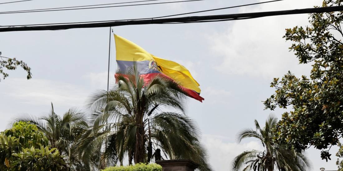 Ecuador expulsa a Basilio Gutiérrez, embajador de Cuba de Quito.