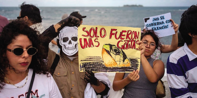 25 de marzo │ “Las playas están limpias. (Los hidrocarburos) llegaron en forma de gotas. Son como gotas, pero grandes”
La extitular de Energía federal intenta restarle relevancia al derrame en las playas del estado, que dejó a cientos de pescadores sin fuente de ingresos y ocasionó irreparables daños ambientales.