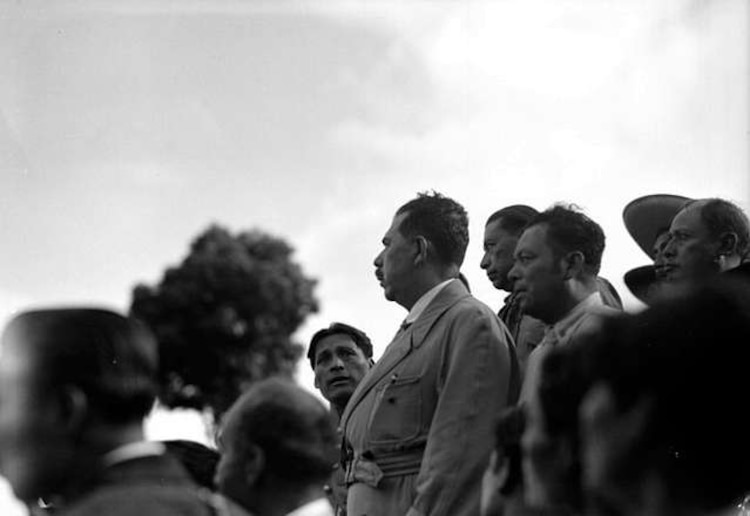 Al centro, el presidente Lázaro Cárdenas.