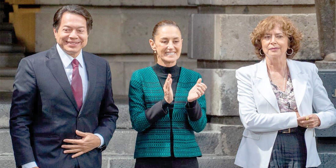 De izq a der.: Mario Delgado, titular de la SEP; la Presidenta Claudia Sheinbaum, y Rosaura Ruiz, secretaria de Ciencias y Humanidades, ayer.