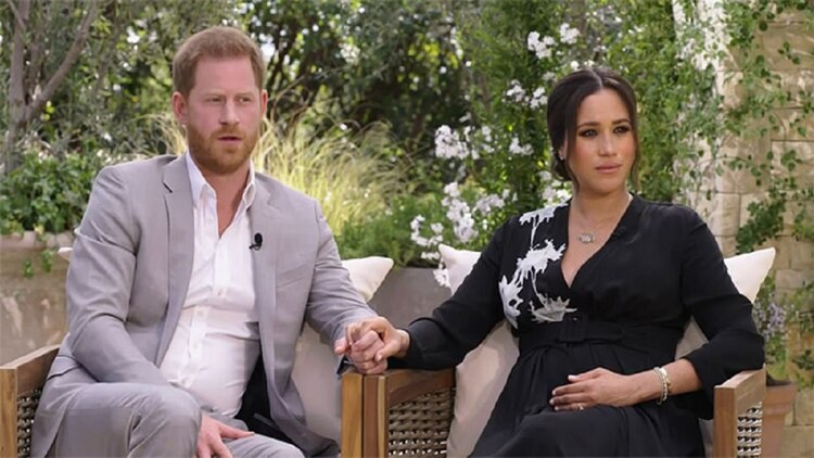 El príncipe Harry y Meghan Markle durante la entrevista con Oprah Winfrey