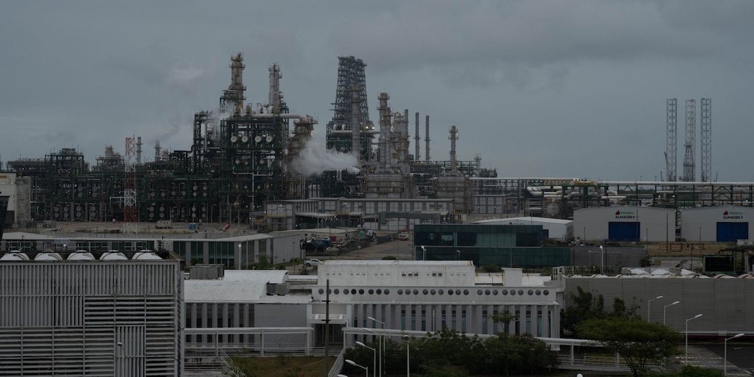 Vista general aérea de la refinería Olmeca en Dos Bocas, Tabasco.