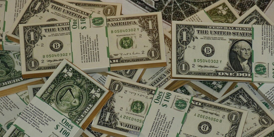 Peso cae ante fortalecimiento del dólar