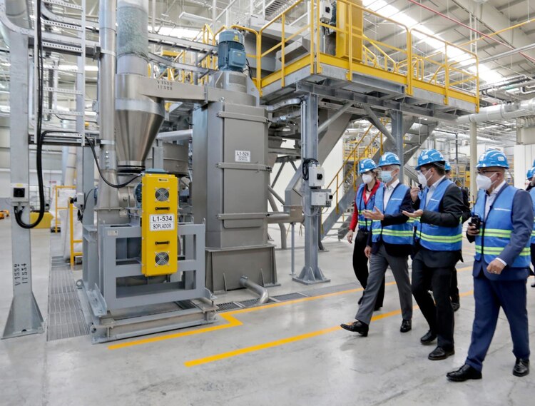Esta planta tiene capacidad para procesar 20 mil toneladas de material plástico al año