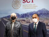 El gobernador Héctor Astudillo Flores y el secretario de Comunicaciones y Transportes, Jorge Arganis Díaz Leal