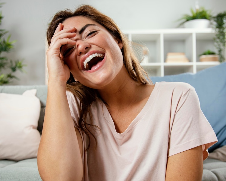 Crea risas con tus contactos de WhatsApp